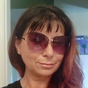 Meet your Posher, Vicky